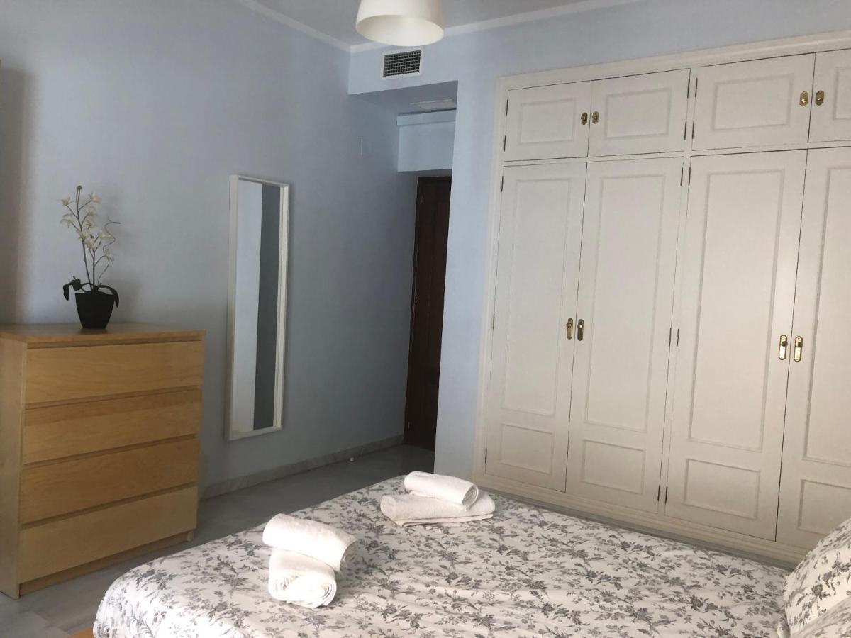 Santa Ana - Palacio Del Infantado Sevilla Eksteriør billede